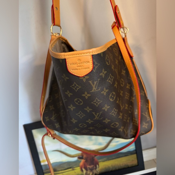 Louis Vuitton Monogram Brown and Tan Shoulder Bag - Picture 1 of 2